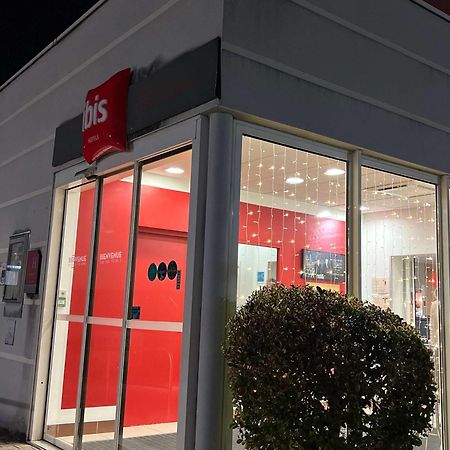 Hotel Ibis Lyon Sud Chasse Sur Rhone Exterior foto